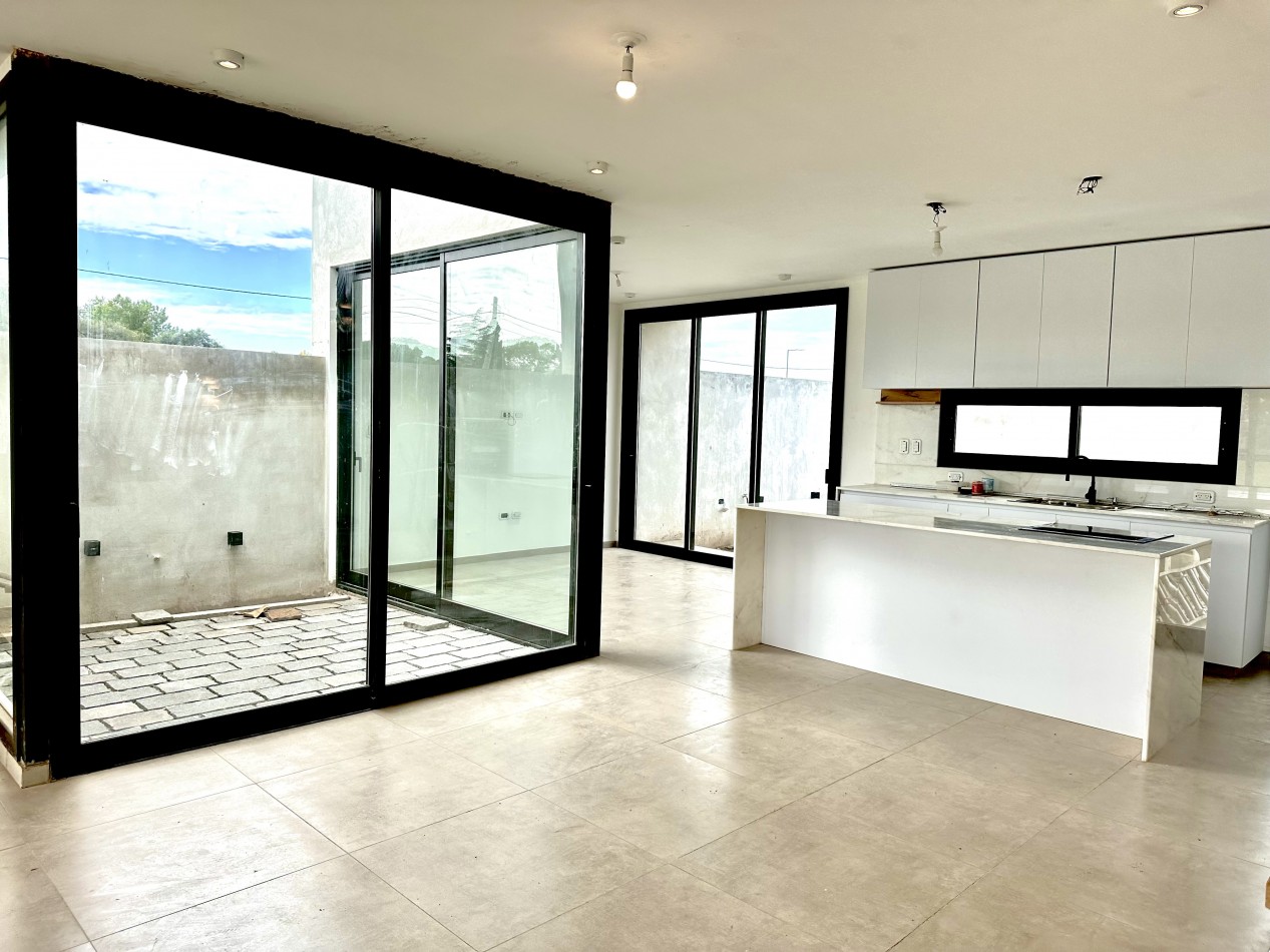 Alquilo Hermoso Duplex a estrenar tipo CASA en Mansos del Sur