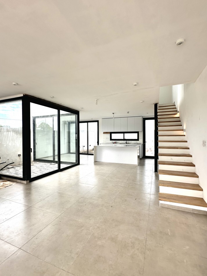Alquilo Hermoso Duplex a estrenar tipo CASA en Mansos del Sur