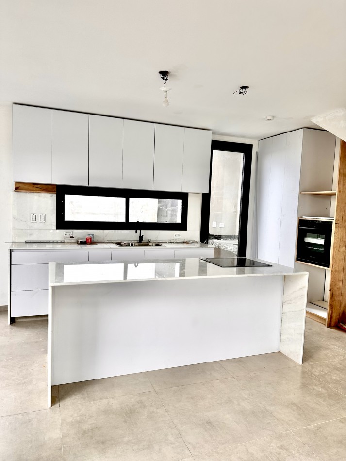 Alquilo Hermoso Duplex a estrenar tipo CASA en Mansos del Sur