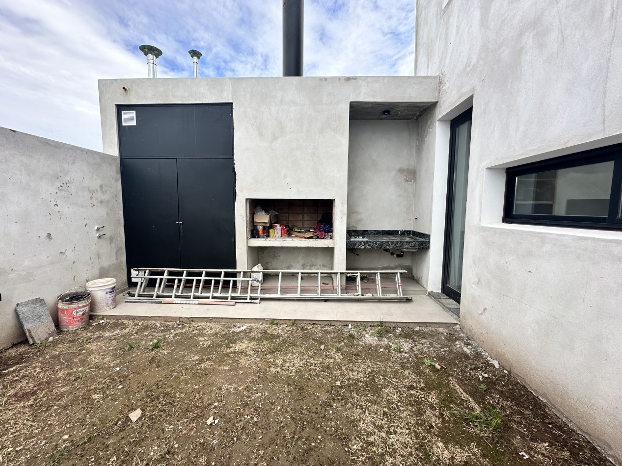 Alquilo Hermoso Duplex a estrenar tipo CASA en Mansos del Sur