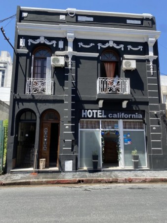 SE VENDE CASA ACTUALMENTE HOTEL CENTRICO