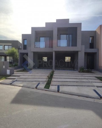 Duplex de categoria en Venta 3 dormitorios 