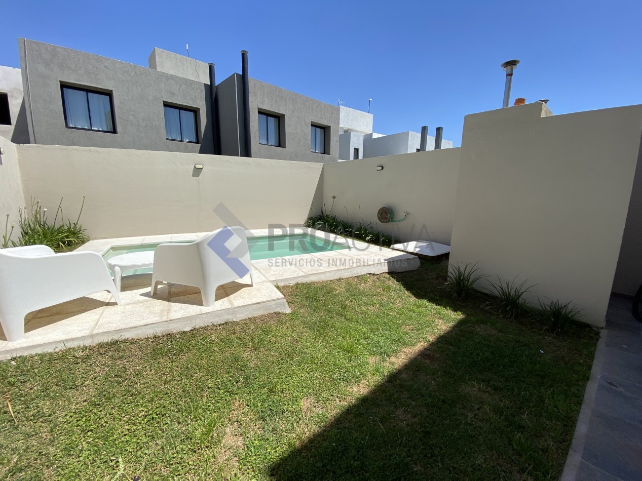 Hermoso duplex con pileta EN VENTA