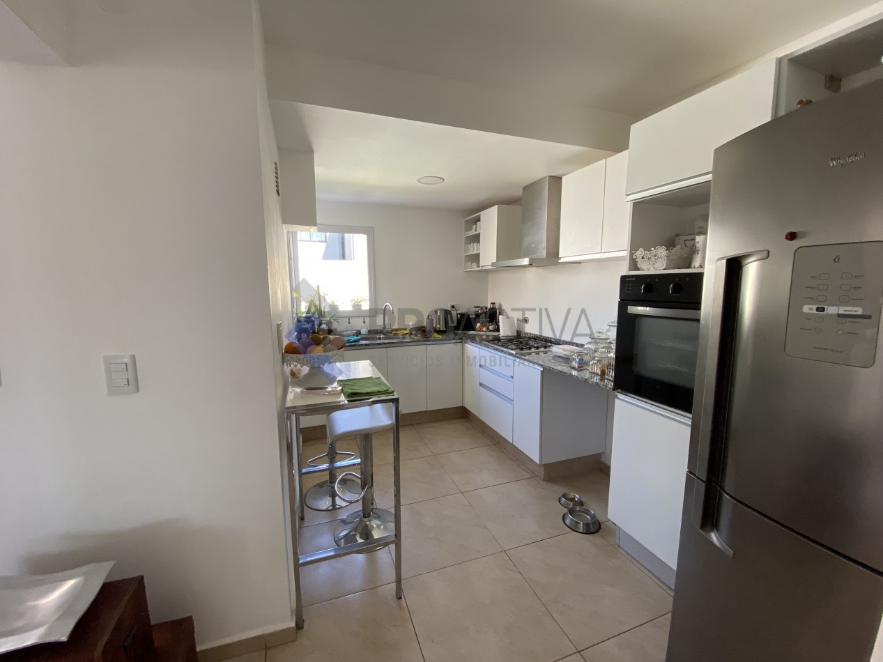 Hermoso duplex con pileta EN VENTA