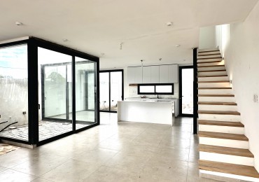 Alquilo Hermoso Duplex a estrenar tipo CASA en Mansos del Sur
