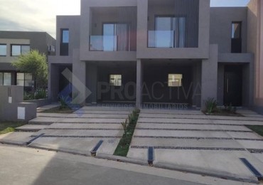Duplex de categoria en Venta 3 dormitorios 