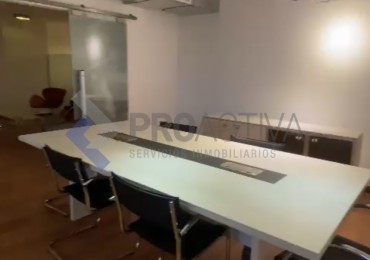 Oficina amoblada en alquiler