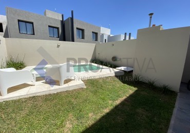 Hermoso duplex con pileta EN VENTA